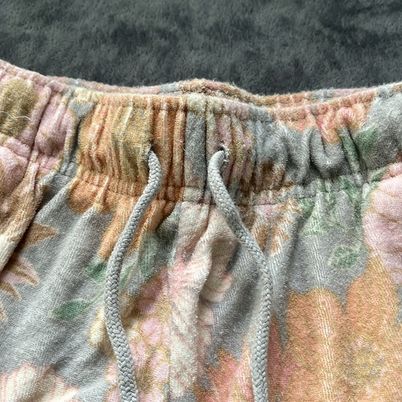 Flower printed shorts, size s with pockets - Picture 3 of 3